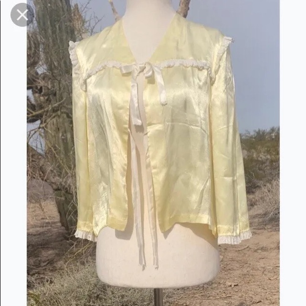 Vintage 60’s Top Kawaii Lace Ruffle Coquette